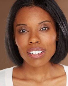 Candace Thomas as Leonora