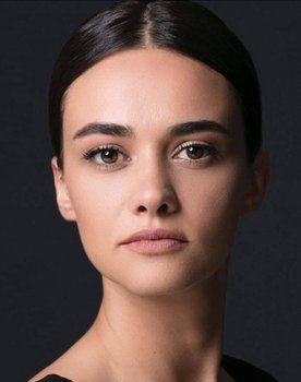 Hande Soral as 