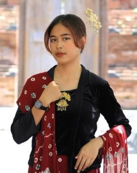 Nova Dwiyanti as Sundel Bolong