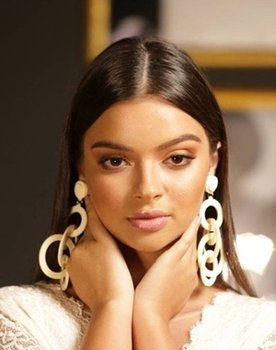 Gabriella Mustafá as Melissa Barros Vasconcelos