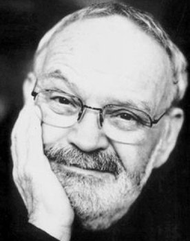 Michael Habeck as Ober