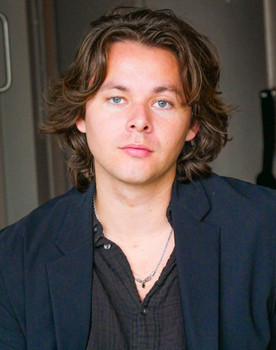 Tate Dewey as Chris