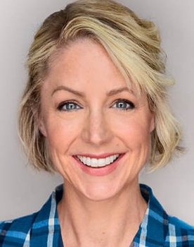 ​Minta Fairchild Mullins as Debra "Deb" Utante