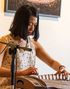 Minah Jung as 정민아