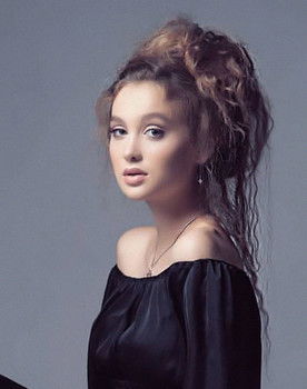 Aelita Nazarenko as Nastya