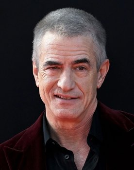 Dermot Mulroney as Dermot Mulroney