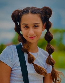 Revna Çolak as Mihriban