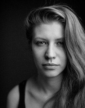 Julia Erusova as Василиса