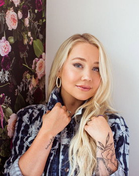 RaeLynn as Alexis Rinehart