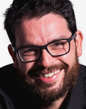 Javi Chou as Fotógrafo 1