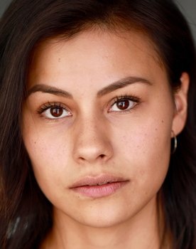 Taylor Kinequon as Eve