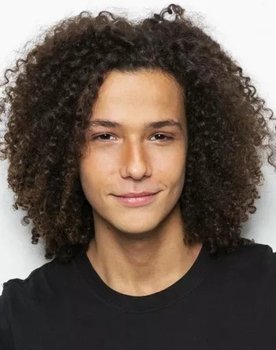 Juliano Lobreiro as Gui
