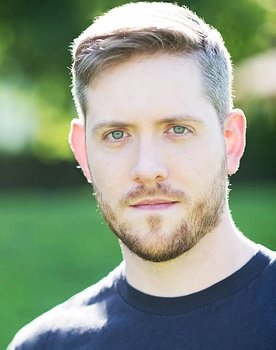 Michael Desautels as Sean