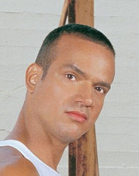 Alex Leon