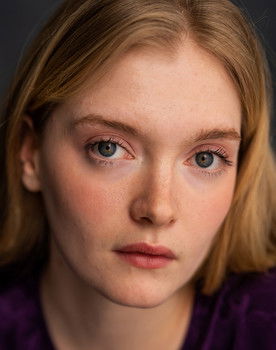 Natalie Quarry as Holly Spurring