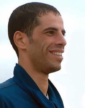 Rachid Amrani as Kamel