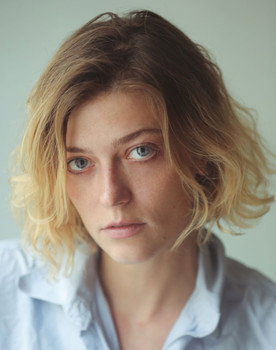 Léa Rostain as 