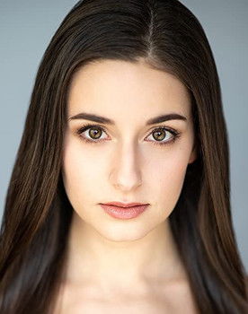 Amanda Spinosa as Karina