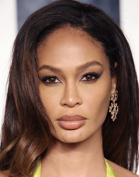 Joan Smalls as Suze