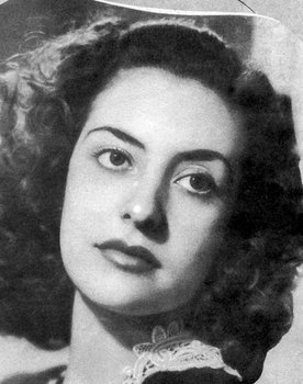 Carmen Dolores as Self