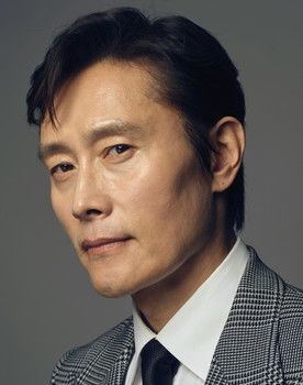Lee Byung-hun as Cho Hoon-hyun