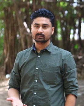 Gaurav Asri as Cashier