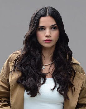 Eylül Kandemir as Füsun