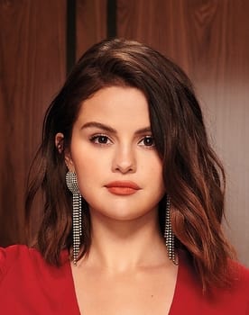 Selena Gomez as Carter Mason