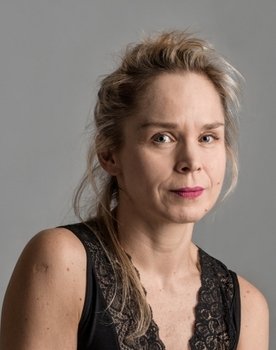 Karolina Adamczyk as Jola