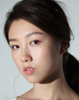 Cherry Ngan as Yoyi Koo  (The Chink)