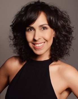 Cristina Freitas as Claudia