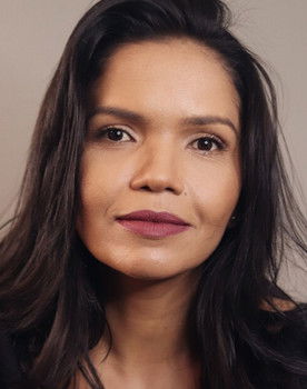 Ana Costa as Antônia