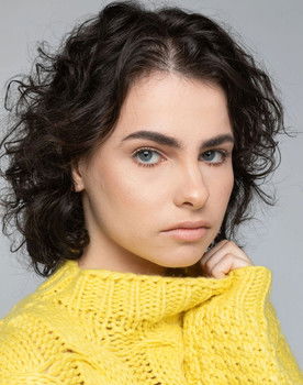 Fannie Massarsky as Milkshake Girl