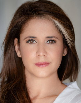Alexandra C. Echavarri as Misis Nieves