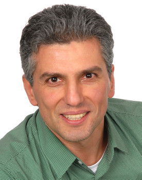 Thorsten Böhner as Frank