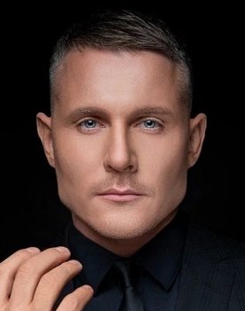 Aleksandr Malinovskiy as Self/Expert