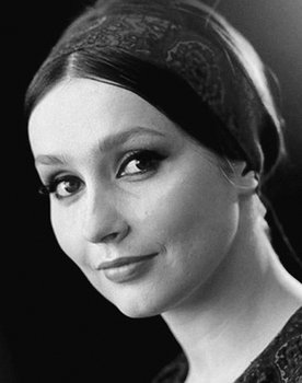 Rayisa Nedashkivska as Ruzia