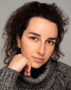 Paula Lloret as Marta