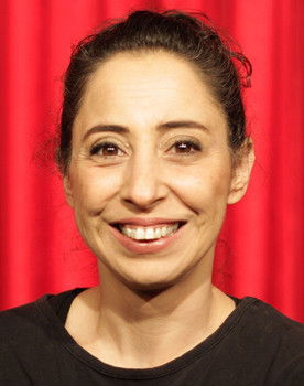 Gülden Güney as Kat Hizmetlisi Melek