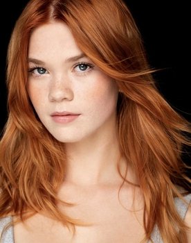 Ava Jean as Teenage Jessica Phillips