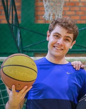 Guilherme Beck Scolari as Gabriel