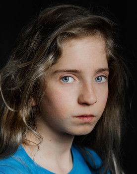 Eva Wishart as Joan's Girl 1