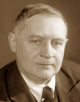 Nikolai Chistyakov as Count Voynovich