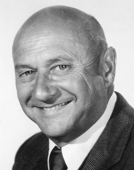 Donald Pleasence as Narrator (voice)