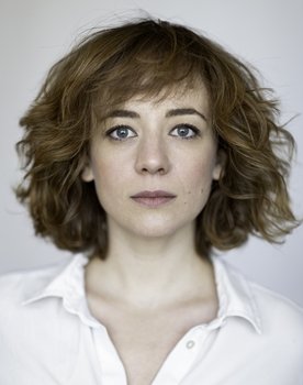 Sara Lazzaro as Adele