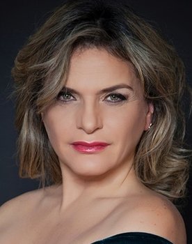 Viviana Sáez as Susana