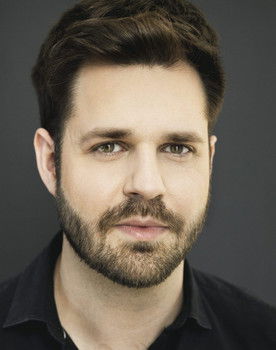 Philippe Gougeon as Simon