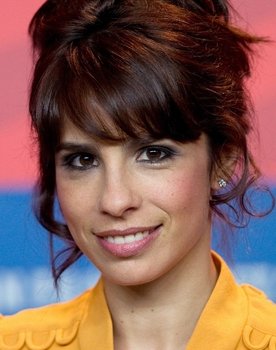 Maria Ribeiro as 