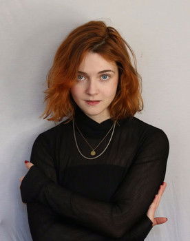 Lara Göhlert as Frieda