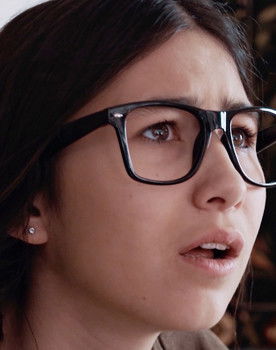 Ada Tormo as Muchacha Mullor